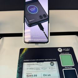 Moto Razr 2025 On Us