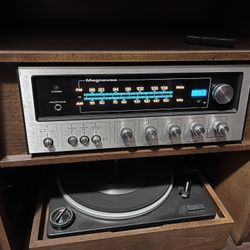 Magnavox & Record Stereo  Furniture Vintage 