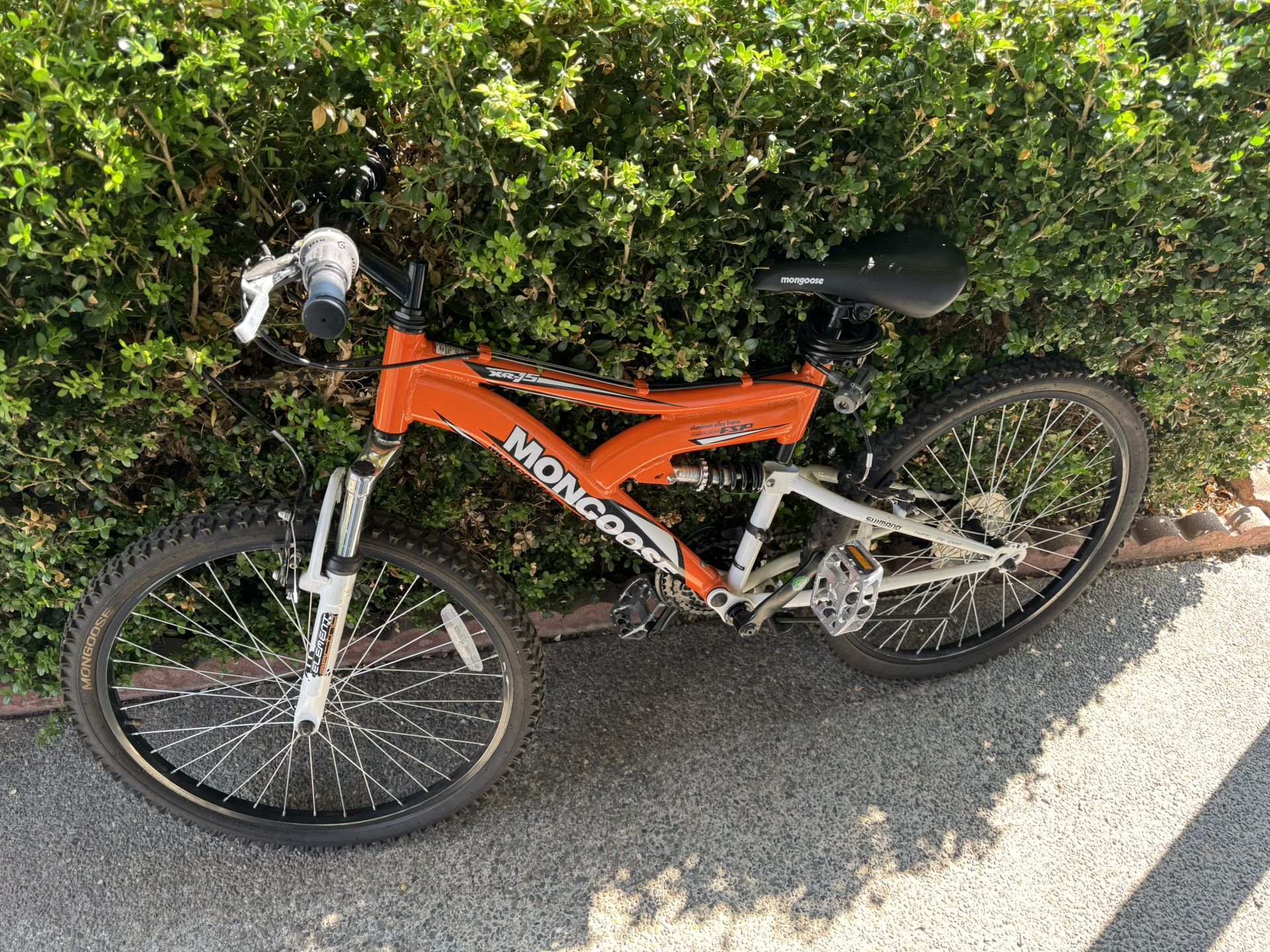 Mongoose Mountain bike 21 Speed w/bike Lock