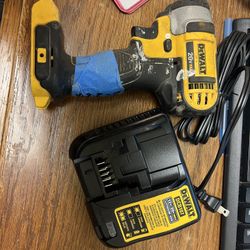 drill and charger dewalt 