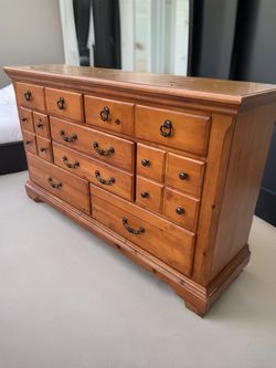 NICE FARM-STYLE DRESSER