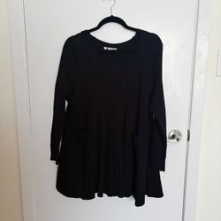 Black sweater with pockets