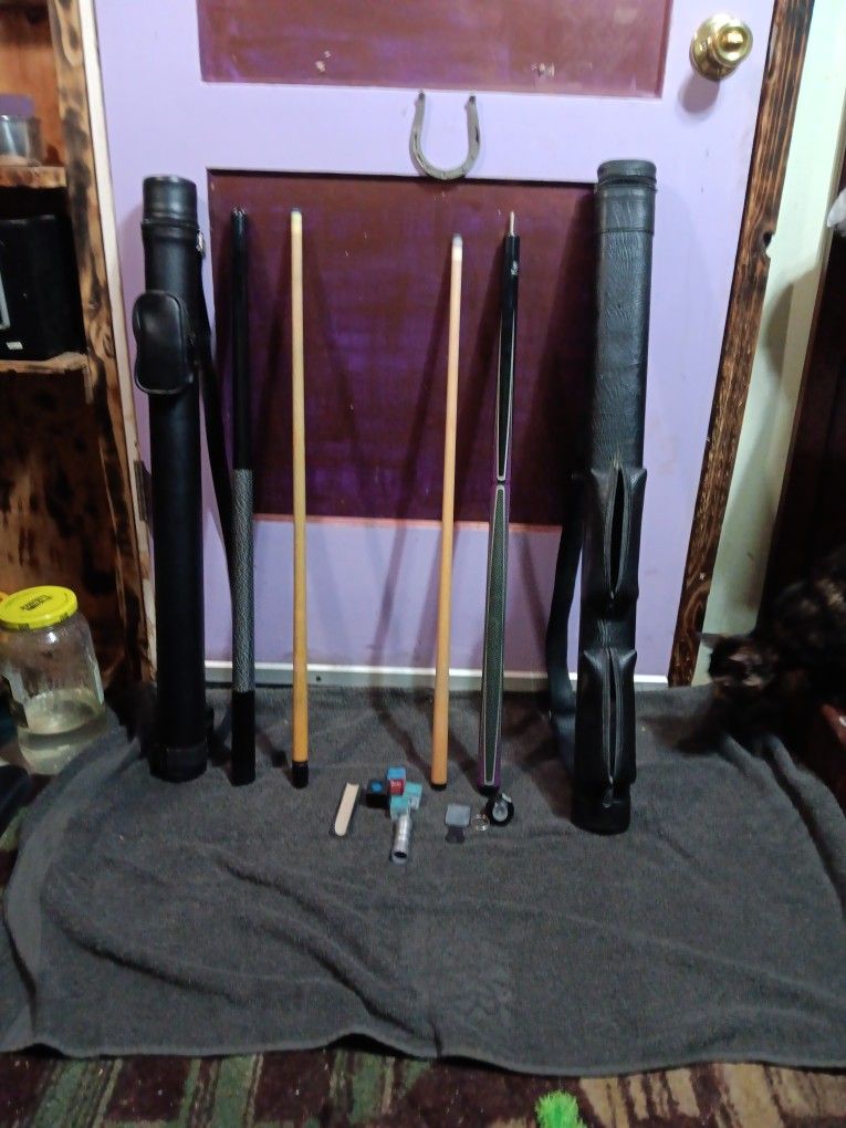 McDermott "Lucky" Pool Stick,Budweiser Pool Stick, McDermott ,and Greves Pool Stick.