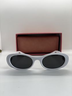 Women’s Oval Sunglasses – Retro Slim Frame UV Protection – Fashion Shades in Tortoise Shell, Black & White