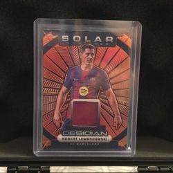 Robert Lewandowski patch Obsidian Solar Swatches Relic Card