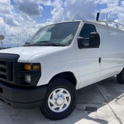 2014 FORD E250 Cargo Van