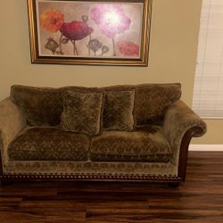 Olive/brown color couch and loveseat 