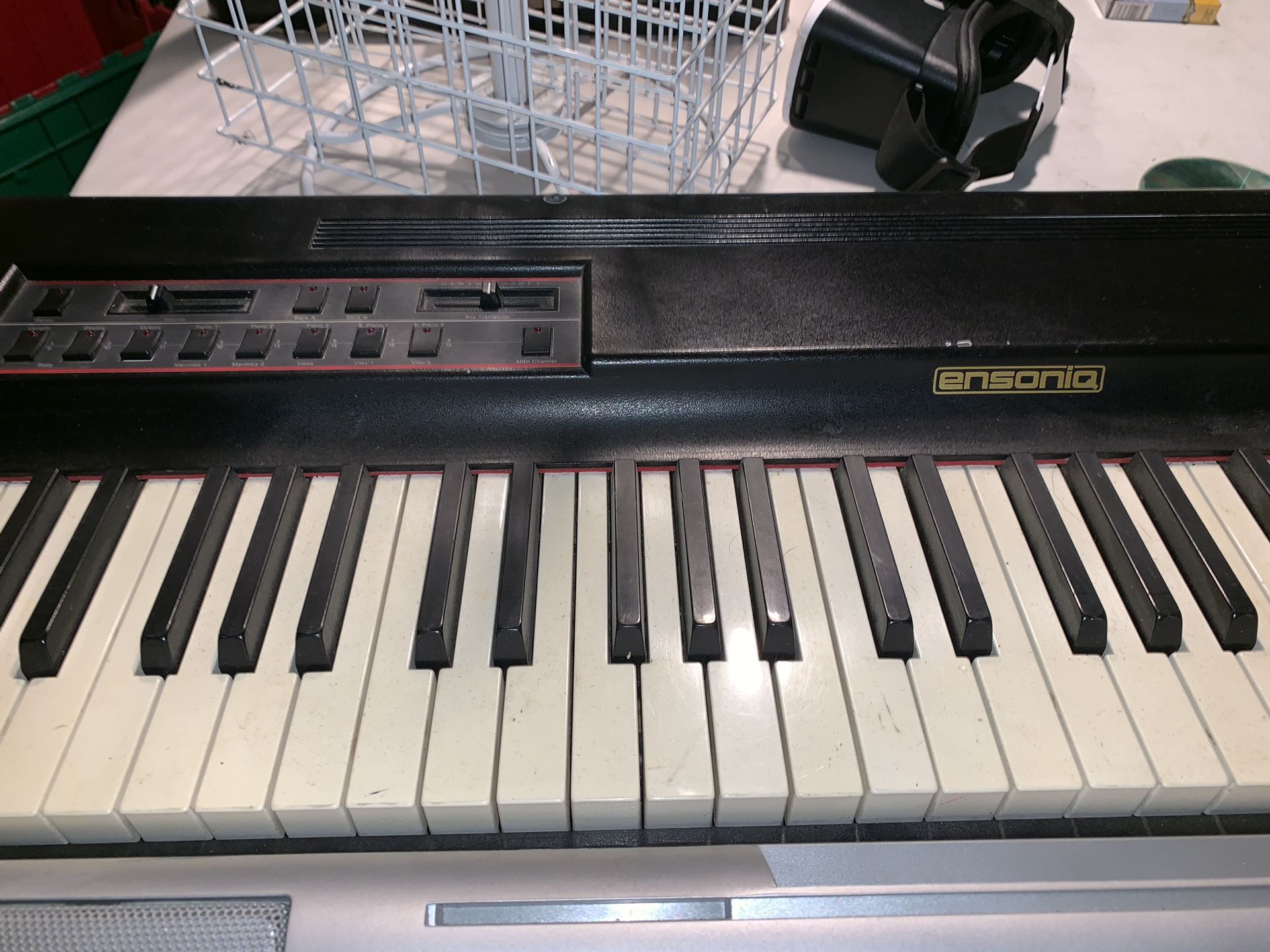 ENSONIQ - KEYBOARD / PIANO