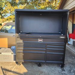 Husky Work Bench With Took Box