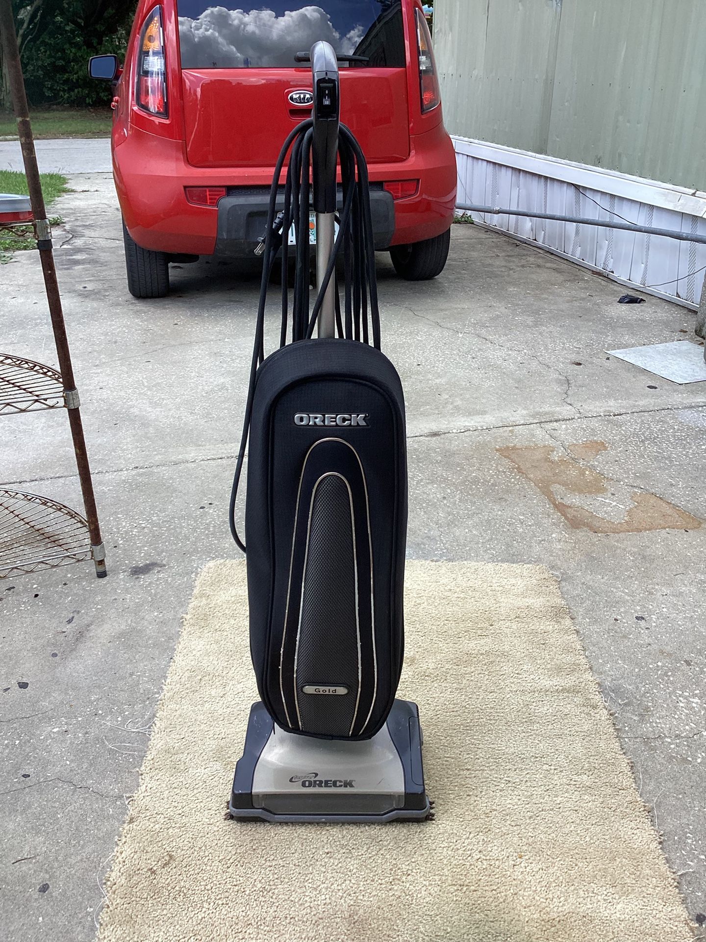 ORECK GOLD bagged Multi Floor Vacuum With 2 Speeds