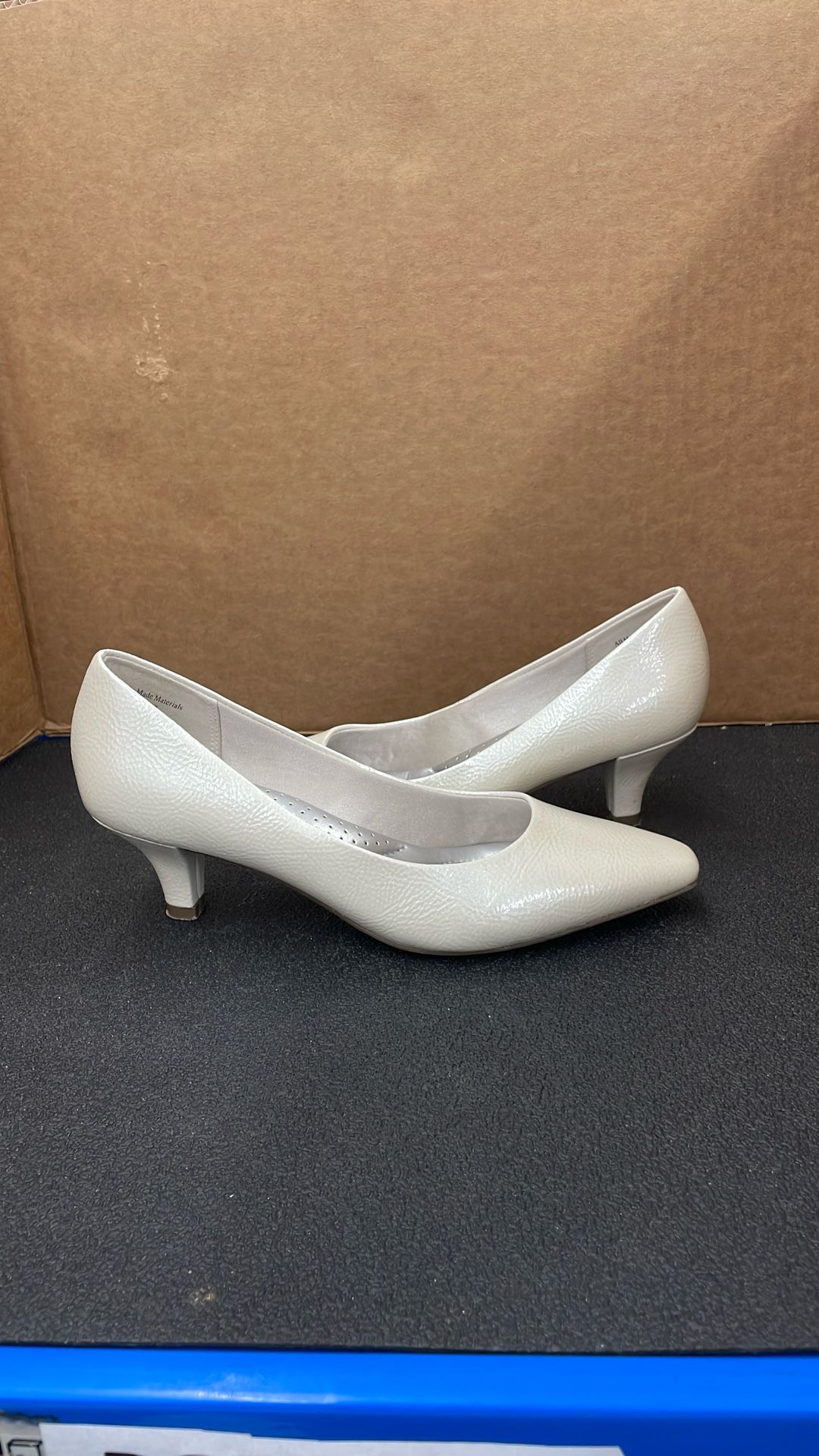 Coach And Four Shoes. Item No 526 (Shopgoodwill)