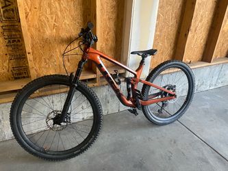 Trek 9.8 XT 2024 Size Medium