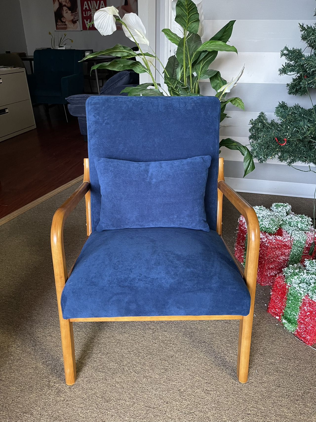 Accent Chair with Solid Wood Frame & Plush PU Upholstery - Low-Profile Lounge Armchair with Thick Cushion, 300lb Capacity Compact Seating for Living R