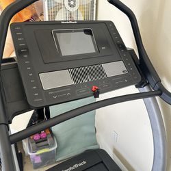 NordicTrack Commercial X11i Incline Treadmill