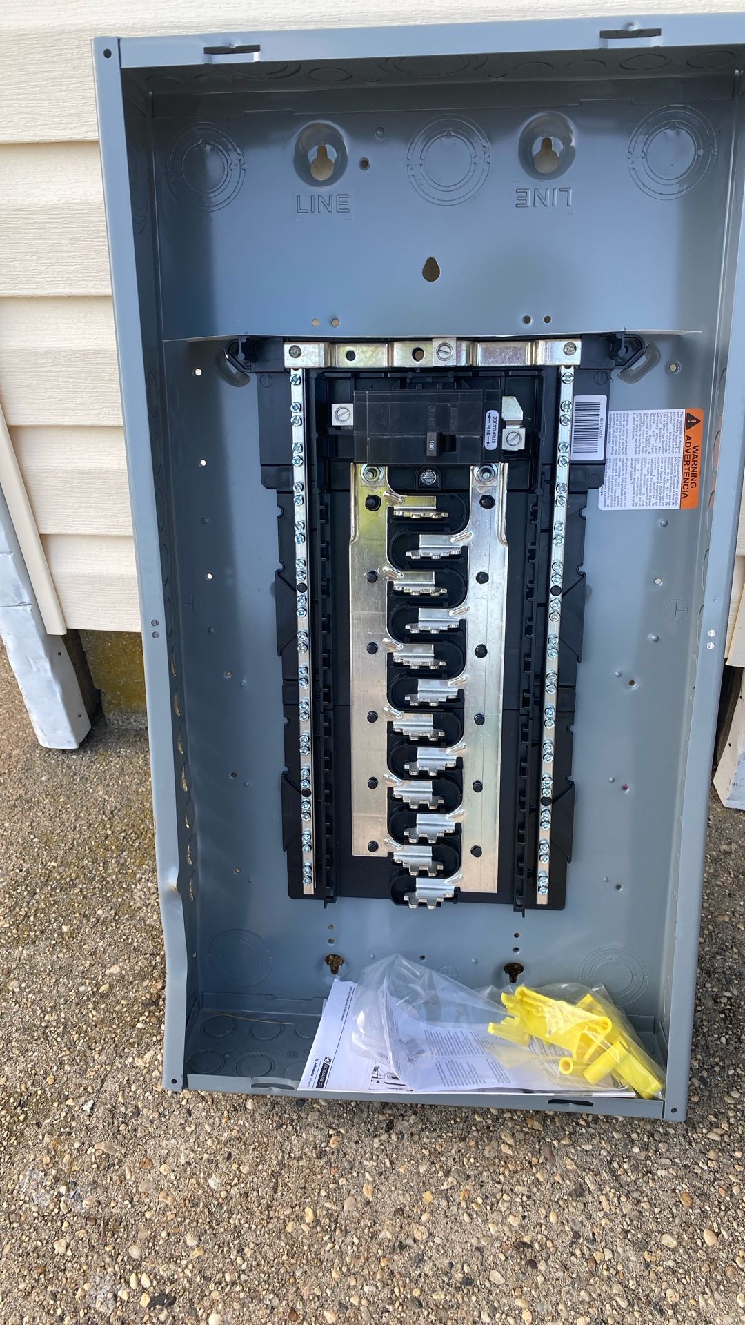Square D Hundred Amp Brake Breaker Panel With 48 Circuit And 24 Spaces