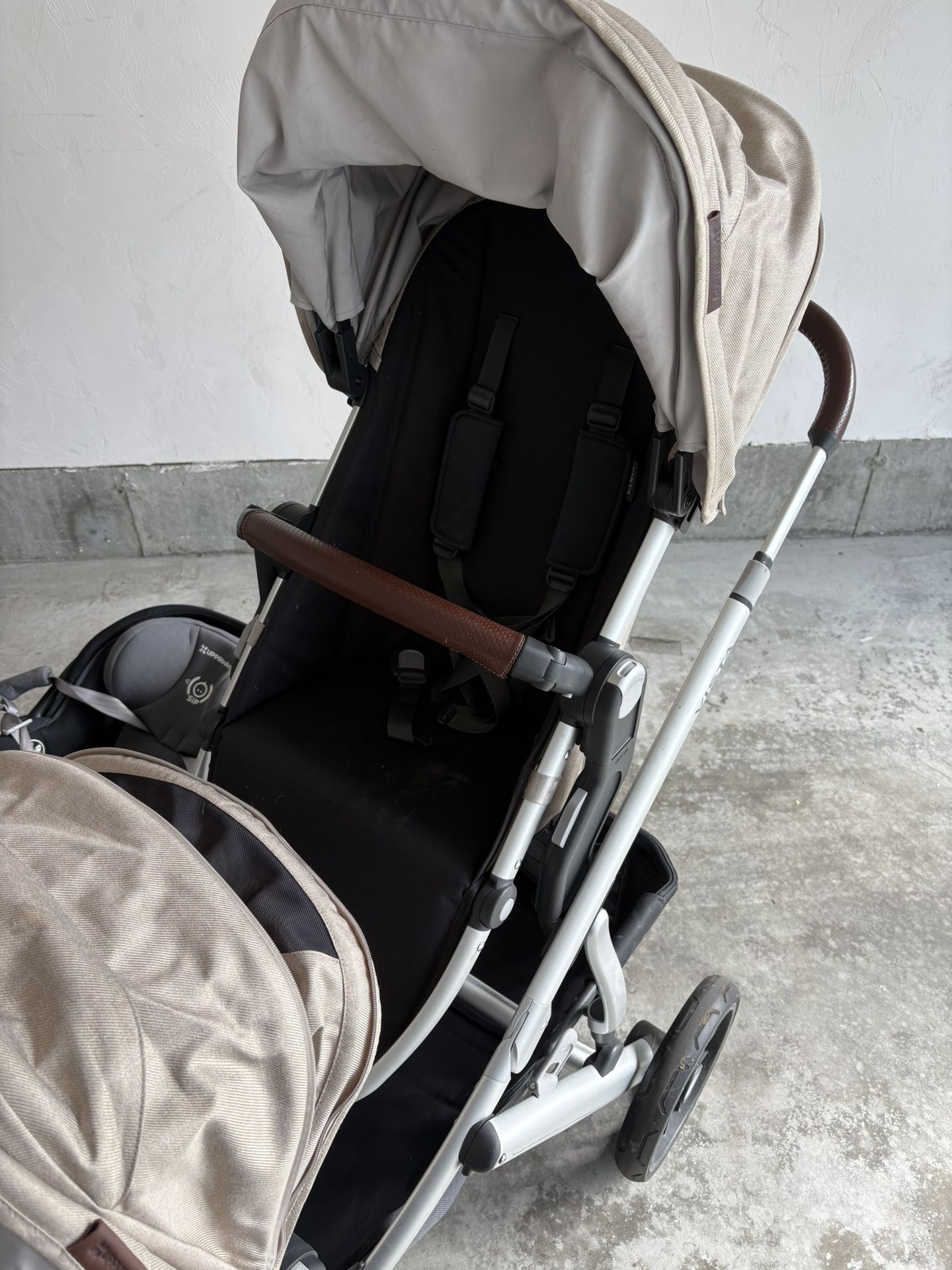 StrUPPAbaby Vista. STROLLER AND CARRIER ONLY. RUMBLE SEAT SOLD SEPARATELY. V2 Stroller/Convertible Single-to-Double System/Bassinet, Toddler Seat, Bug