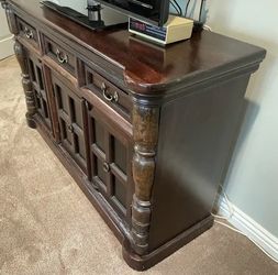 Credenza/tv Stand