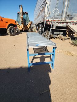 Gravity Conveyor with Legs