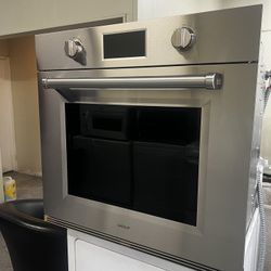 Wolf 30”Wide Built In Electric Wall Oven In Stainless Steel 