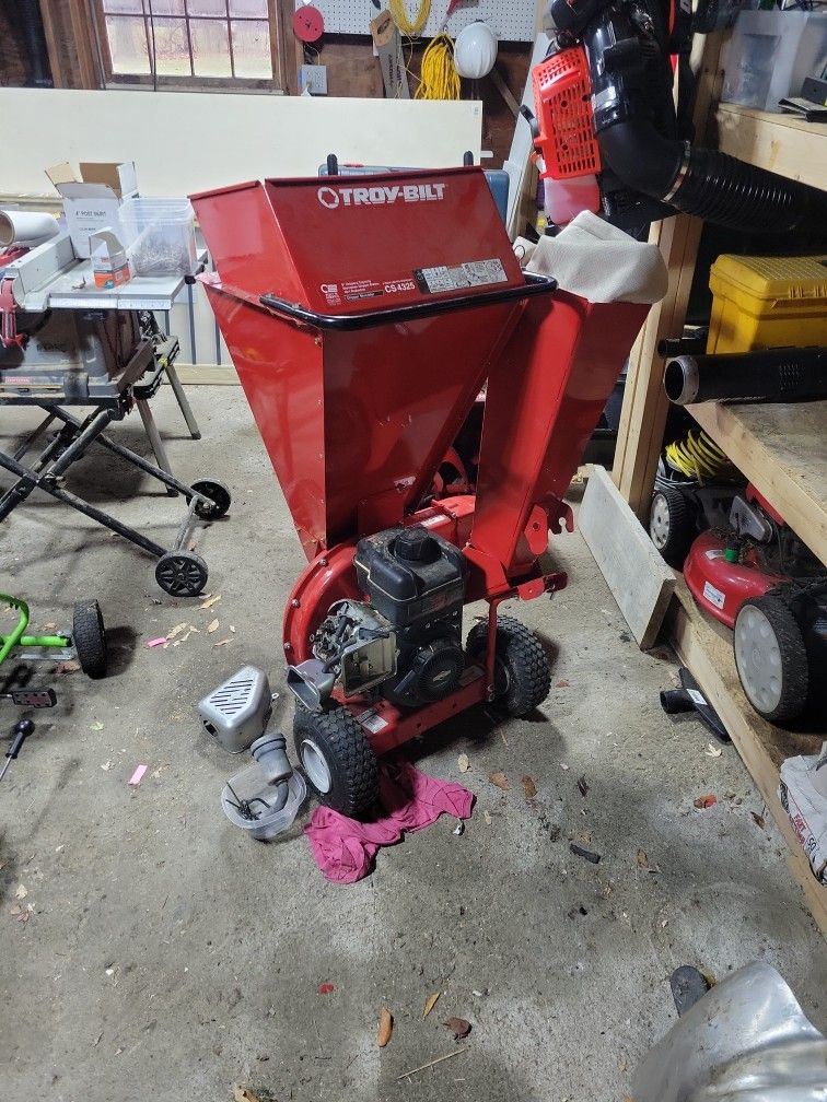 Troy-Bilt CS 4325 Chipper