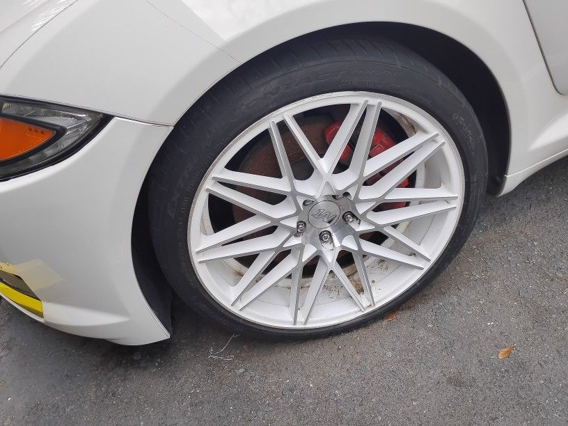 20 Inch Custom Crome Rims & Tires $1400 Cash.
