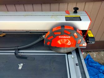 Tile wet saw never been used brand new 1500 in the store for 3000