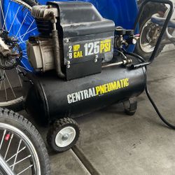 Central pneumatic 8 Gallon Air Compressor 