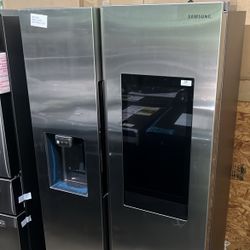 (Manufacturer’s Warranty) Cool & Stylish Samsung Refrigerator With Family Hub
