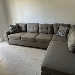 Brand new sectional in box- shop now pay later $49 down. 🔥Free Delivery And Assembly 🔥 