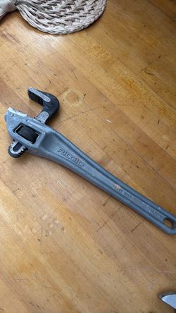 Ridgid 14” offset pipe wrench