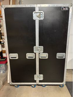 Case World Tour Wardrobe Case
