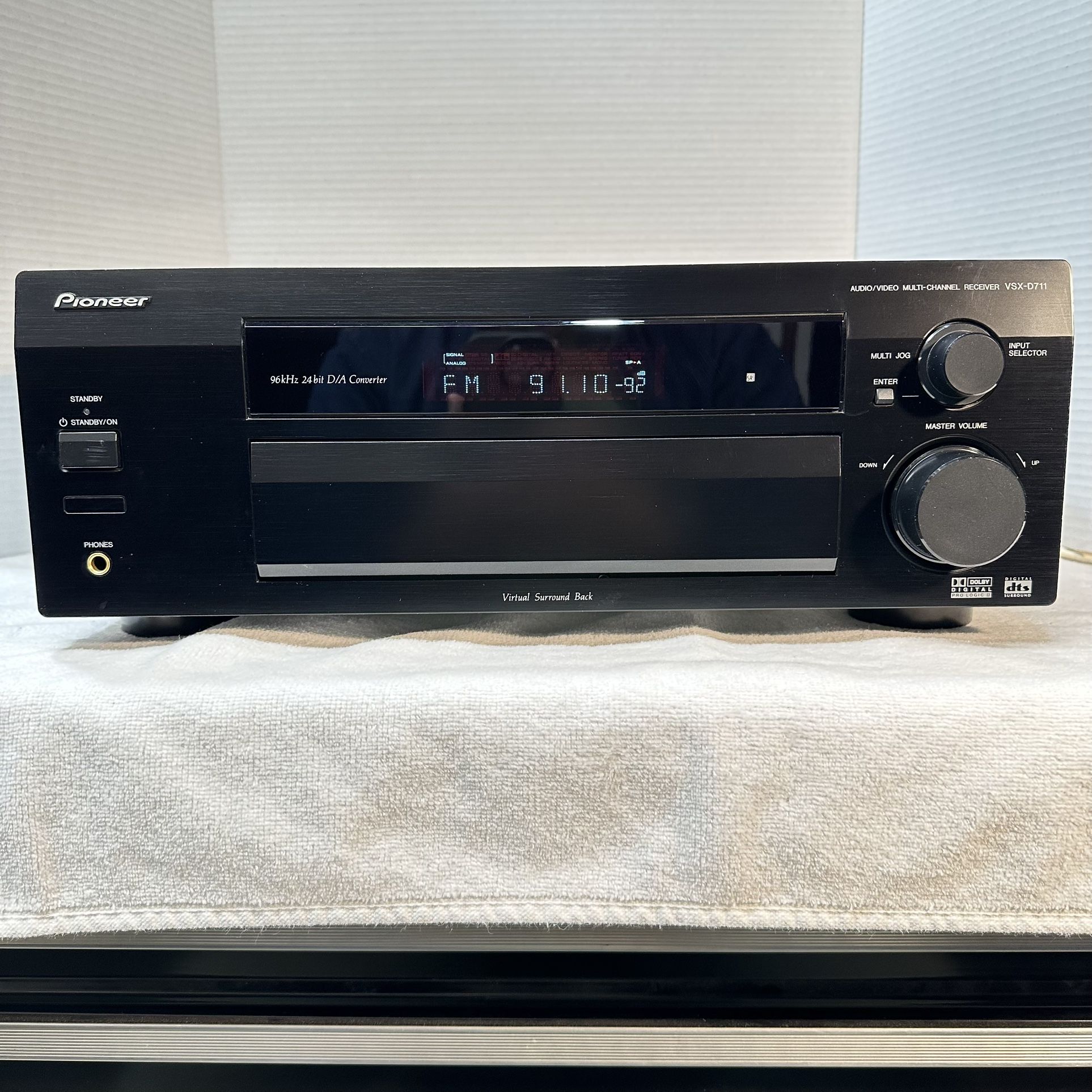 Pioneer 5.1 Audio Video Multi Channel Receiver-TESTED-Sounds Great-Very Good Condition- Demonstration Available