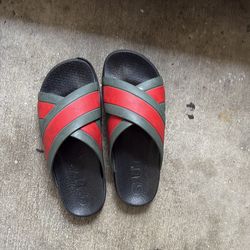gucci slides still available
