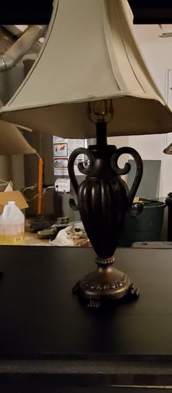 Lamp (missing power cord)