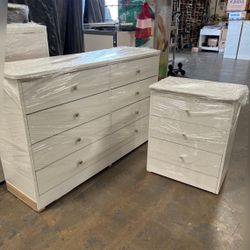 Dresser set