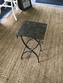Metal table stand copper