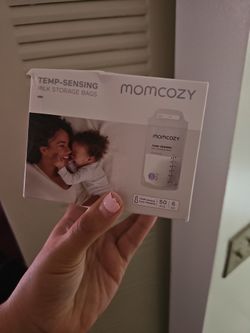 Never Used!!  Momcozy V1 Pro Hospital-Grade Breast Pump + Temp-Sensing Milk Bags (50 ct) – Brand New