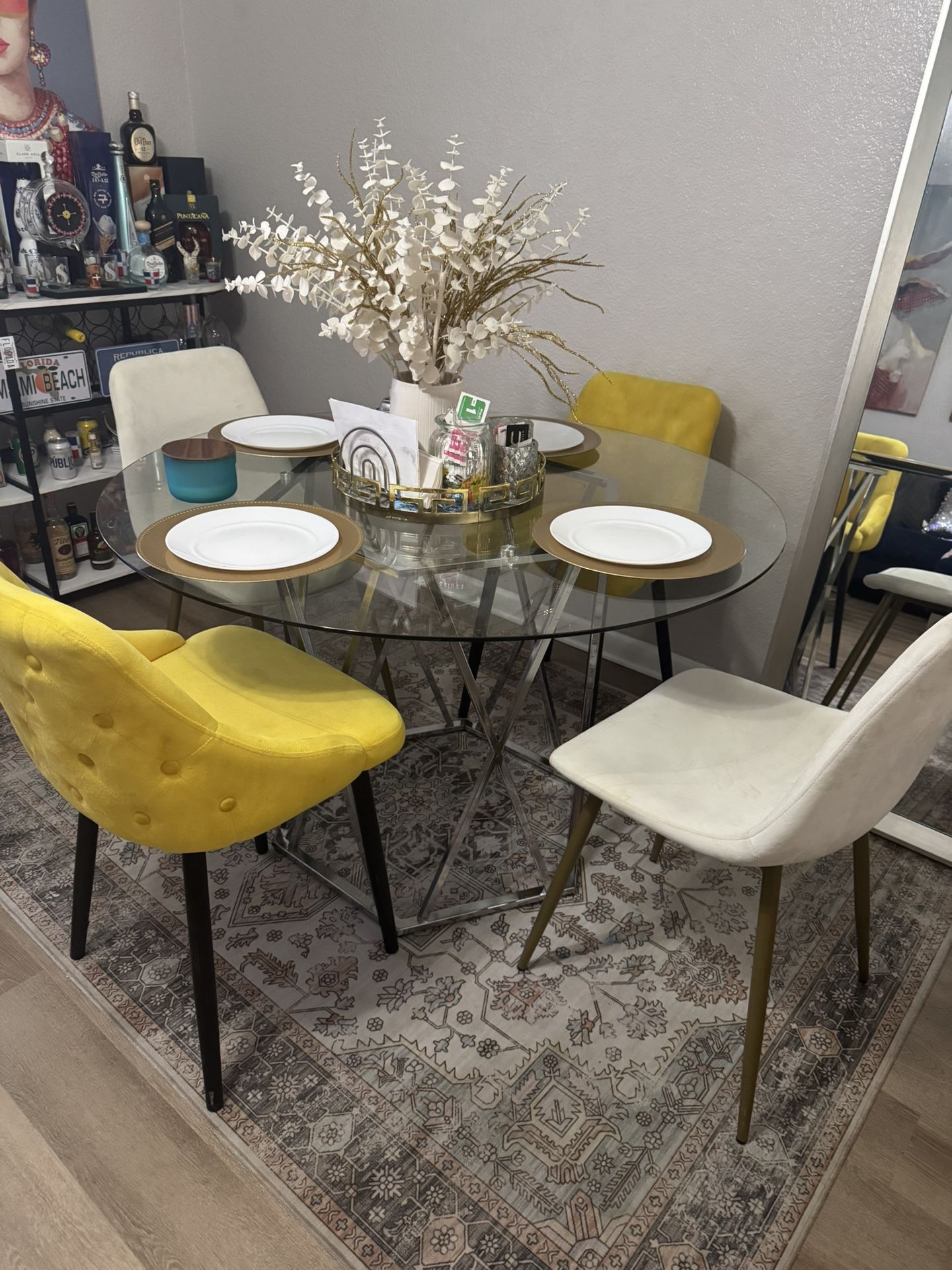 Table Use New 4 Chairs