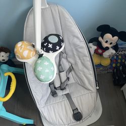 4moms Mamaroo Multi-motion Baby Swing