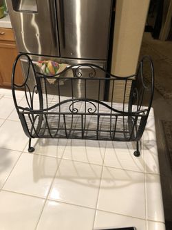 Wrought iron magazin rack holder