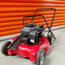 Yard Machines 20" Lawn Mower – Briggs & Stratton 125cc – Like NewSelling a Yard Machines 20-inch push lawn mower with a powerful Briggs & Stratton 125