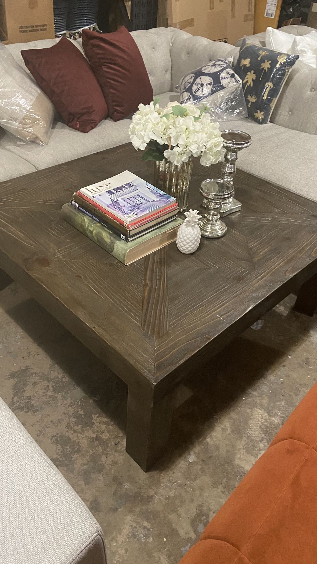 Large Coffee Table Pottery Barn Delivery for Sale in Burbank, CA