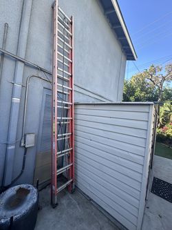 Louisville 24' Fiberglass Extension Ladder