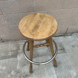 Wooden Swivel Stool with Foot Rest