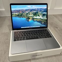 Macbook Air (Retina, 13-inch, 2019) 250GB of storage for Sale in