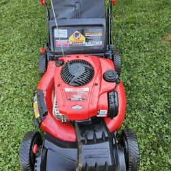 Troy-bilt Self-propelled Lawnmower With Bag 