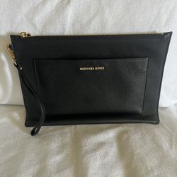 Michael Kors Clutch 
