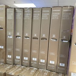 65 Inch Samsung 4K Smart TV With HDR Includes Store Warranty and Financing Available 