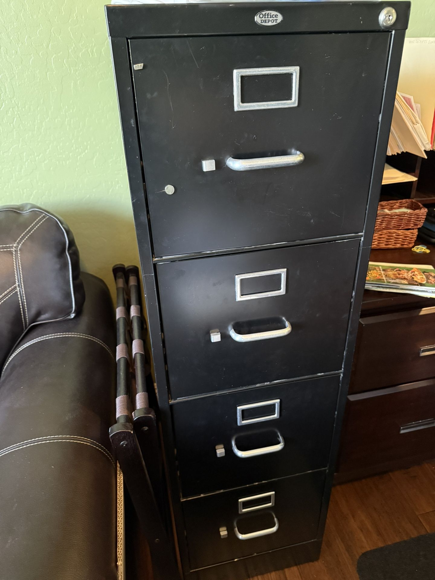 4-drawer Filing Cabinet