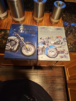 HARLEY DAVIDSON COFFEE TABLE BOOKS